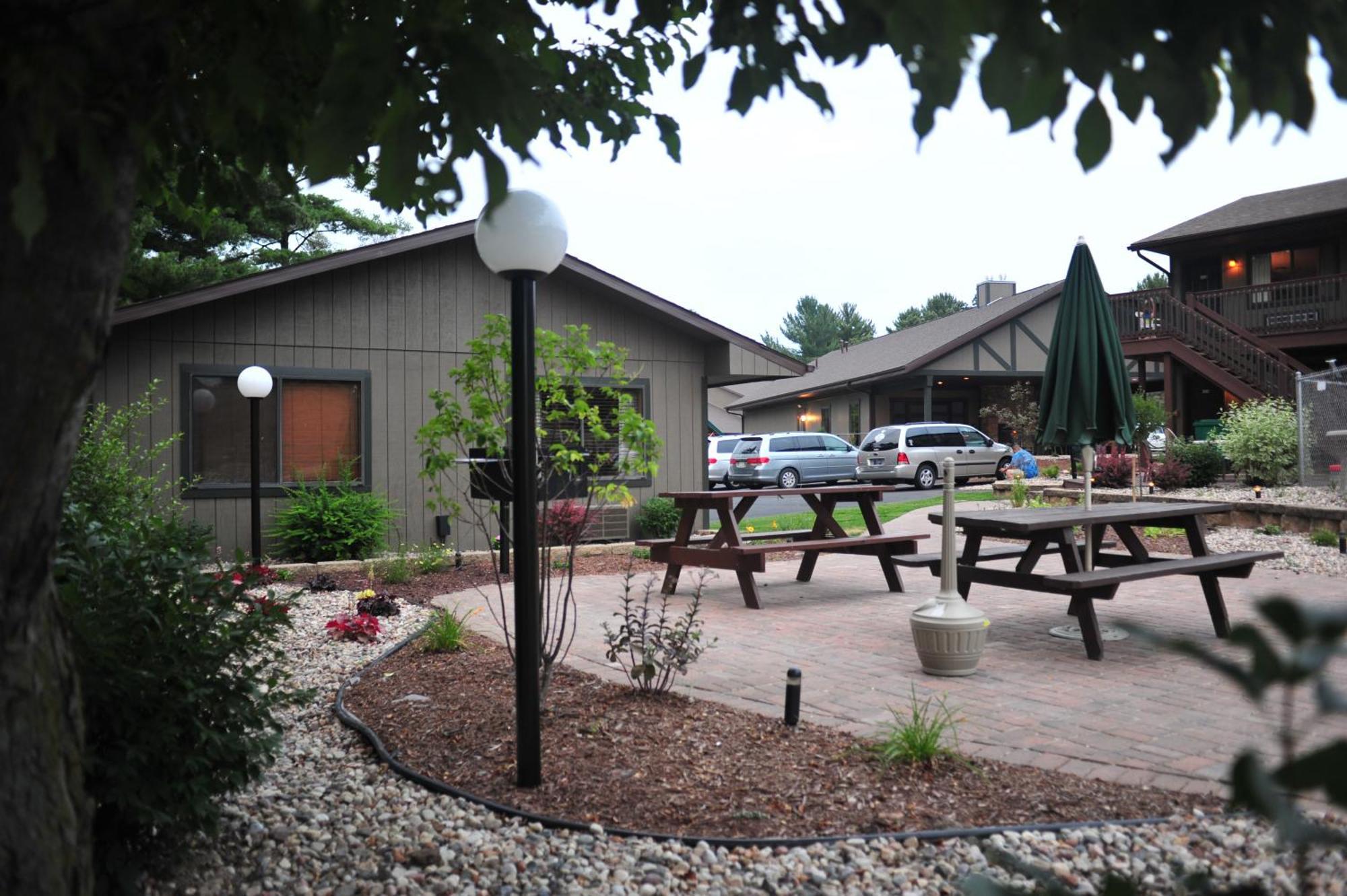贝克斯日落海湾度假酒店 Lake Delton 外观 照片