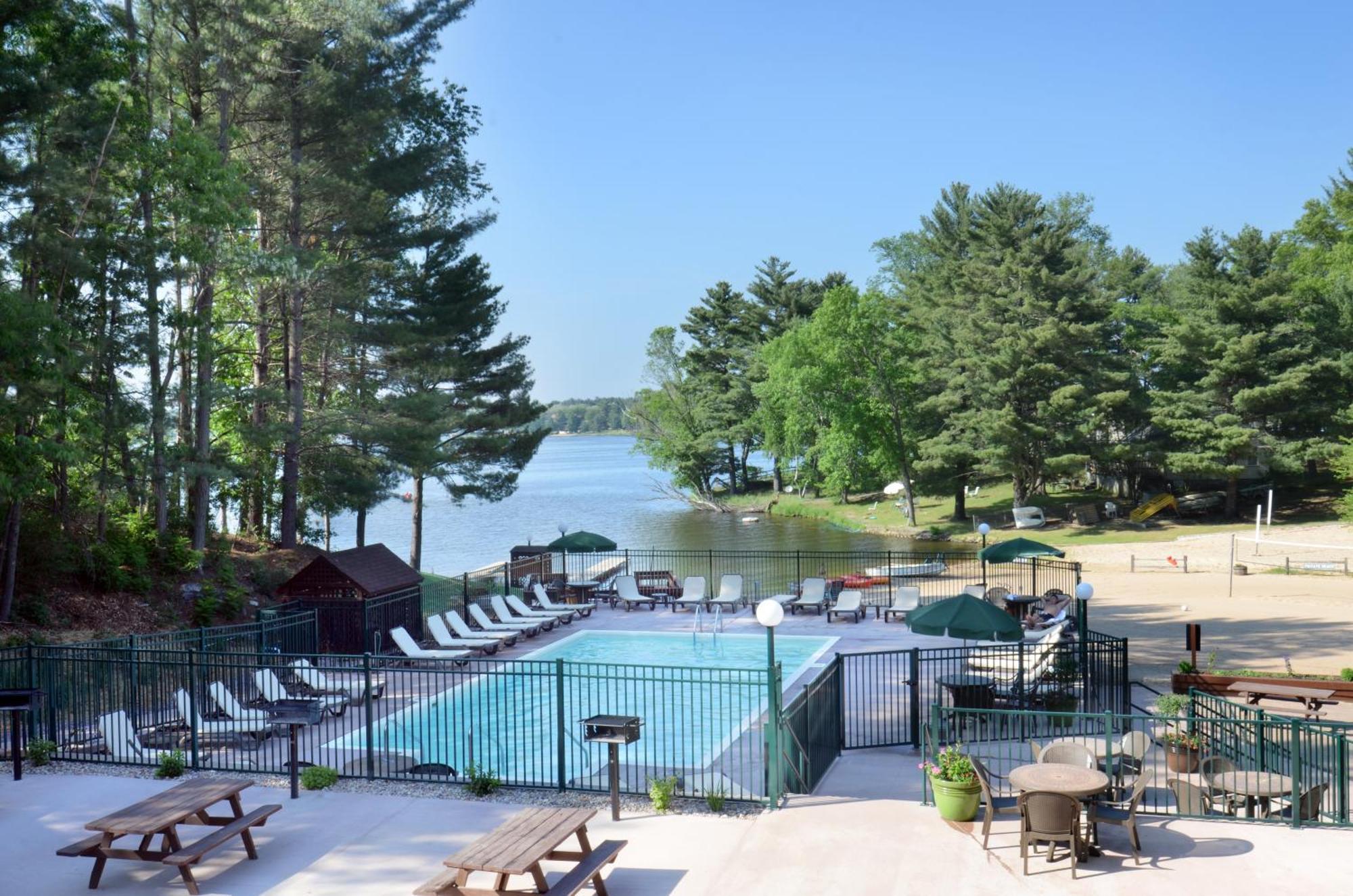 贝克斯日落海湾度假酒店 Lake Delton 外观 照片